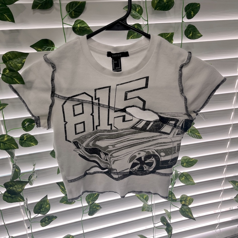 a white womens crop top.